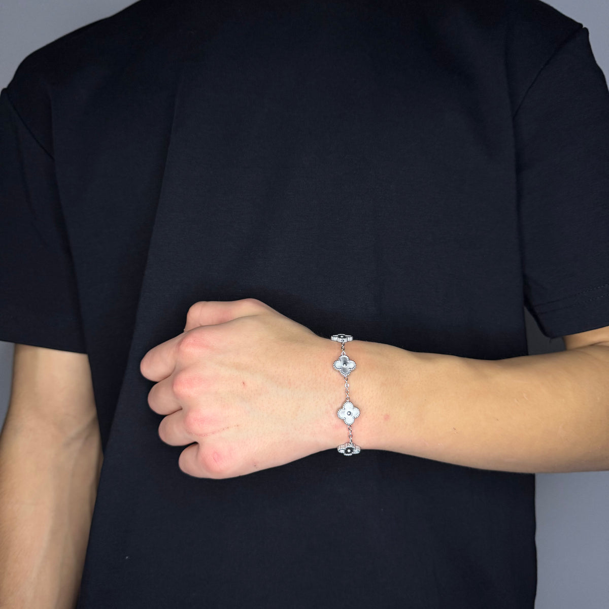 KLAVER ARMBAND. - ZILVER